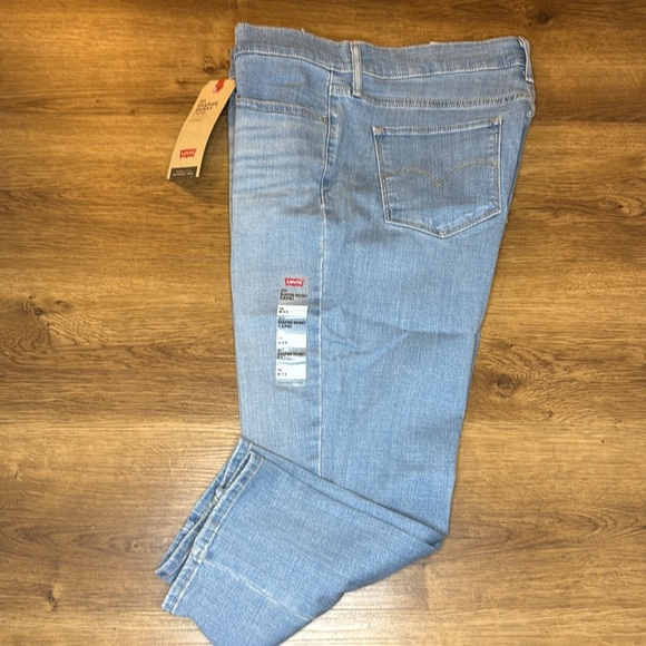 Levi’s 311 Shaping Skinny Capri Hypersoft Mid Rise Light Wash Women’s 16 W33 NWT - Picture 3 of 8